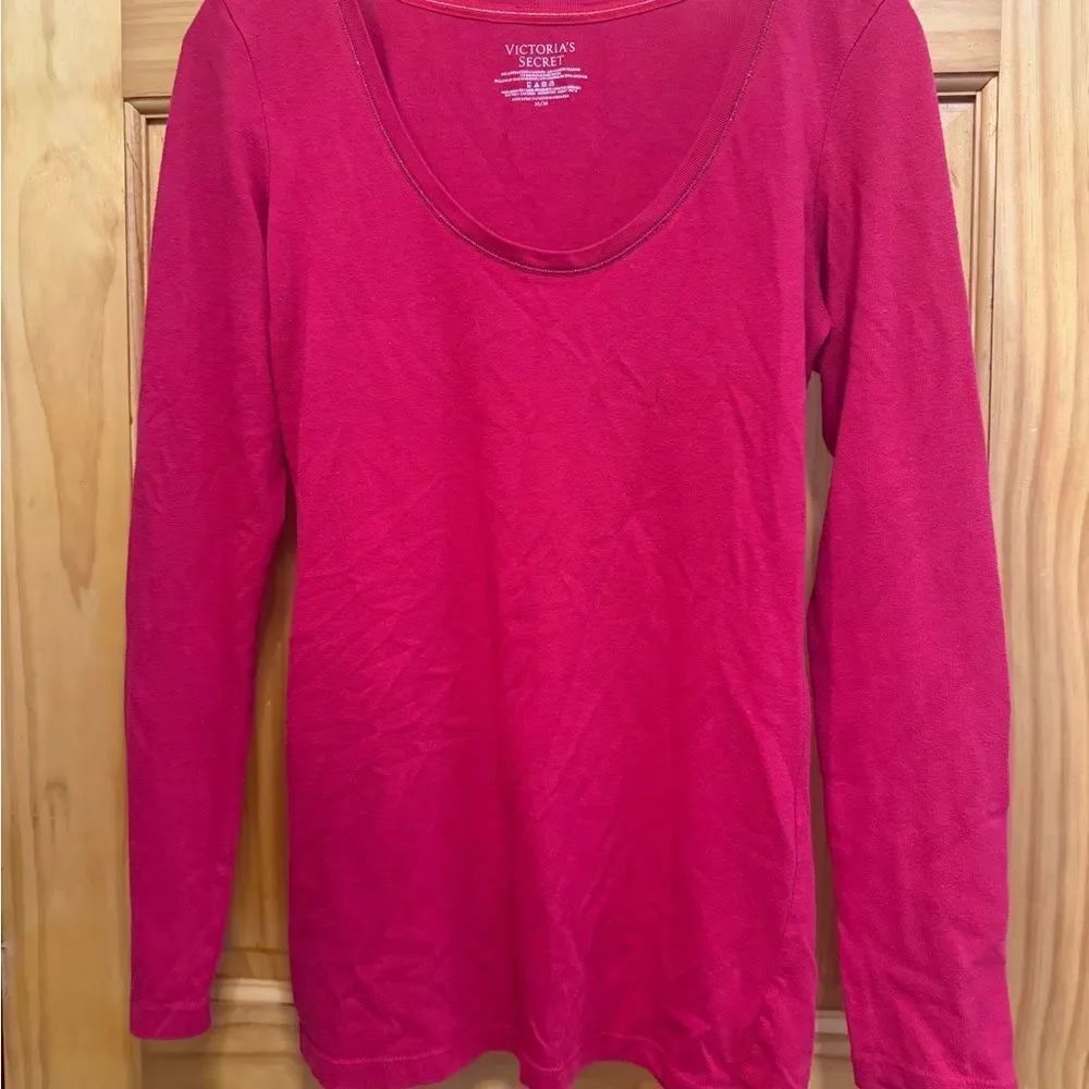 Victoria's Secret Women's Long Sleeve Scoop Neck Lounge top - red size M